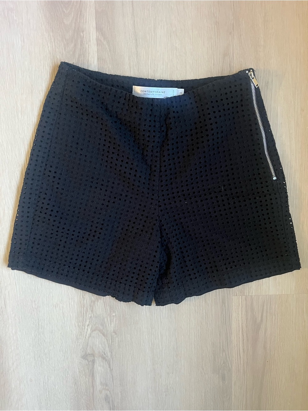 Contemporaine by Simons Black Eyelet Women's Dress Shorts with Side Zip